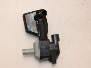 Gebruikte Vacuum ventiel Mazda CX-5 (KE,GH) 2.0 SkyActiv-G 16V 2WD Prijs € 30,00 Margeregeling aangeboden door Van Gils Automotive