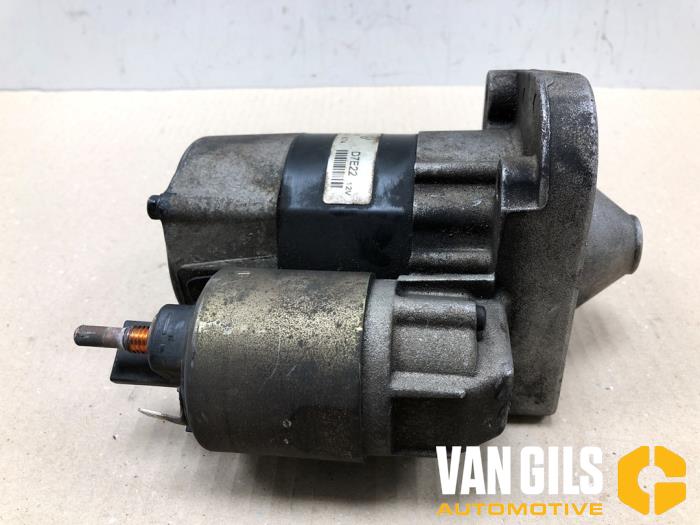Startmotor van een Renault Laguna II Grandtour (KG) 1.6 16V 2001