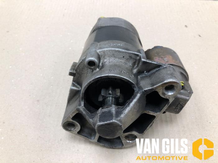 Startmotor van een Renault Laguna II Grandtour (KG) 1.6 16V 2001