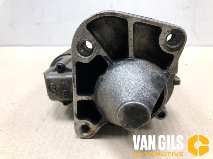 Startmotor van een Renault Laguna II Grandtour (KG) 1.6 16V 2001