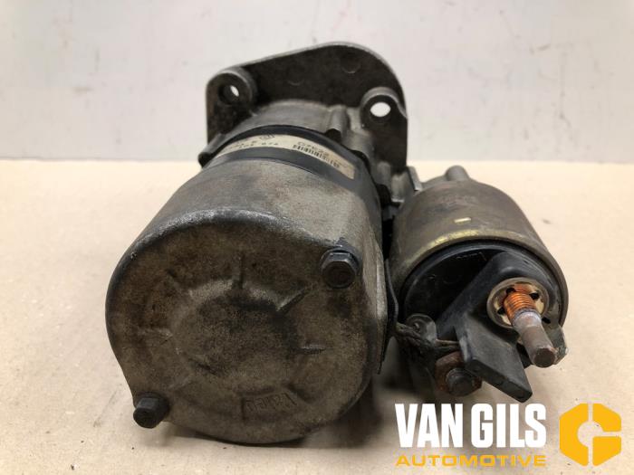 Startmotor van een Renault Laguna II Grandtour (KG) 1.6 16V 2001