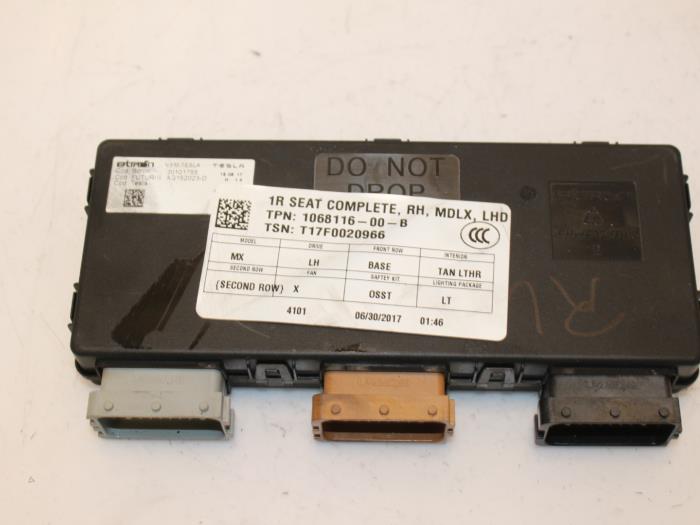 Sam module Tesla Model X, 2013 / 2026 100D, SUV, Elektrisch, 386kW (525pk), 4x4, L2S, 2017-08 / 2026-04 (Gebruikt)