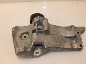 Gebruikte Aircopomp Steun Volkswagen Polo V (6R) 1.4 16V Prijs € 43,00 Margeregeling aangeboden door Van Gils Automotive