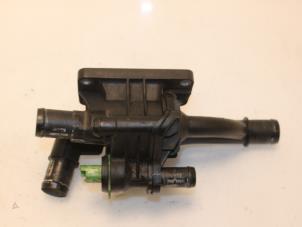 Gebruikte Thermostaathuis Ford Fiesta 6 (JA8) 1.5 TDCi Prijs € 30,00 Margeregeling aangeboden door Van Gils Automotive