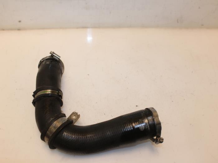 Gebruikte Intercooler Slang Ford Fiesta 6 (JA8) 1.5 TDCi Prijs € 30,00 Margeregeling aangeboden door Van Gils Automotive