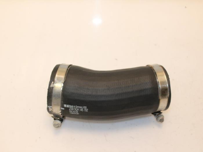 Gebruikte Intercooler Slang Volkswagen Touran (5T1) 1.8 TSI Prijs € 36,30 Inclusief btw aangeboden door Van Gils Automotive