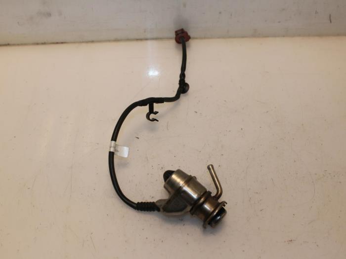 Adblue Sensor van een Volkswagen Touran (5T1) 1.6 TDI 2016