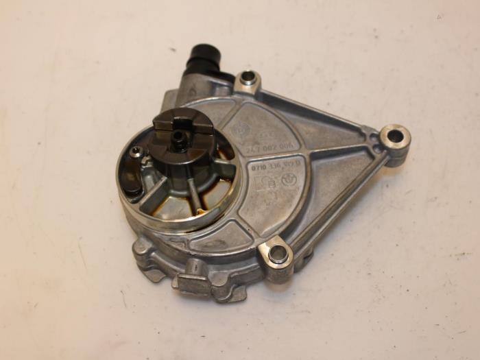Gebruikte Vacuumpomp (Benzine) BMW 3 serie (F30) 320i 2.0 16V Prijs € 75,00 Margeregeling aangeboden door Van Gils Automotive