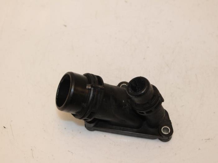 Waterpijp van een BMW 7 serie (F01/02/03/04) 730d 24V 2010