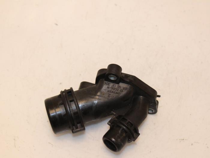 Waterpijp van een BMW 7 serie (F01/02/03/04) 730d 24V 2010