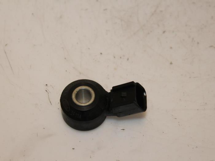 Pingelsensor van een Ford Fiesta 6 (JA8) 1.0 EcoBoost 12V 100 2014