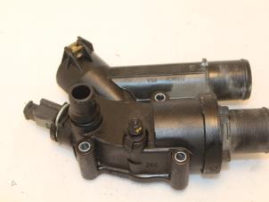 Gebruikte Thermostaathuis Peugeot 508 (8D) 2.2 HDiF 16V GT Prijs € 110,00 Margeregeling aangeboden door Van Gils Automotive