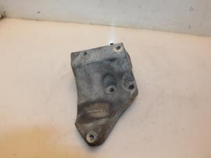 Gebruikte Dynamosteun boven Ford Transit 2.2 TDCi 16V Euro 5 Prijs € 30,00 Margeregeling aangeboden door Van Gils Automotive