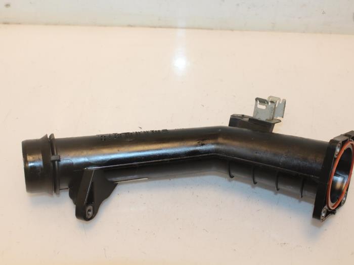 Intercooler Buis van een Mercedes-Benz A (W176) 1.6 A-180 16V 2013