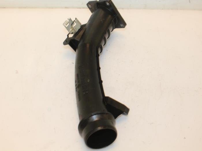 Intercooler Buis van een Mercedes-Benz A (W176) 1.6 A-180 16V 2013