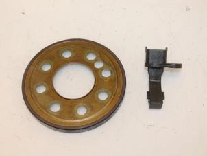 Gebruikte Krukas sensor Mercedes A (W176) 1.6 A-180 16V Prijs € 30,00 Margeregeling aangeboden door Van Gils Automotive