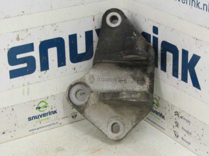 Gebruikte Versnellingsbak Steun Renault Megane III Berline (BZ) 1.4 16V TCe 130 Prijs € 25,00 Margeregeling aangeboden door Snuverink Autodemontage