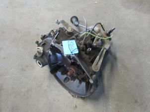 Gebruikte Versnellingsbak Peugeot 206 (2A/C/H/J/S) 1.1 XN,XR Prijs € 99,98 Margeregeling aangeboden door Snuverink Autodemontage