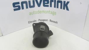 Gebruikte Luchtmassameter Renault Clio II Societe (SB) 1.5 dCi 80 Prijs € 10,33 Margeregeling aangeboden door Snuverink Autodemontage