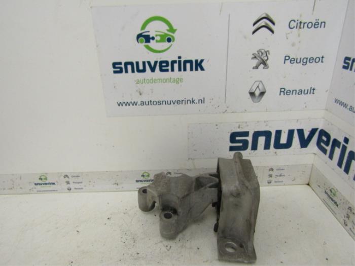 Gebruikte Motorrubber Renault Twingo II (CN) 1.2 16V Prijs € 24,99 Margeregeling aangeboden door Snuverink Autodemontage