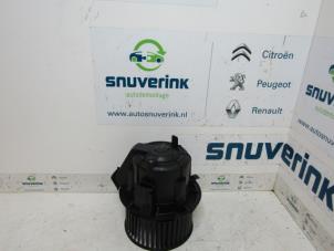 Gebruikte Kachel Ventilatiemotor Citroen C3 (SC) 1.2 VTi 82 12V Prijs € 50,00 Margeregeling aangeboden door Snuverink Autodemontage