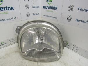 Gebruikte Rechter Koplamp Renault Twingo (C06) 1.2 16V Prijs € 10,33 Margeregeling aangeboden door Snuverink Autodemontage