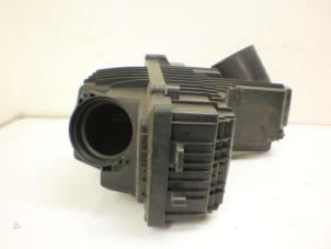Gebruikte Luchtfilterhuis Citroen C5 II Berline (RC) 2.0 HDiF 16V Prijs € 10,33 Margeregeling aangeboden door Snuverink Autodemontage