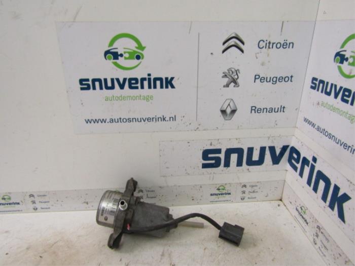 Gebruikte Vacuumpomp Rembekrachtiging Renault Laguna III Estate (KT) 2.0 Turbo 16V Prijs € 99,99 Margeregeling aangeboden door Snuverink Autodemontage