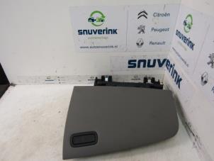 Gebruikte Dashboard deel Renault Trafic (1FL/2FL/3FL/4FL) 1.6 dCi 125 Twin Turbo Prijs € 30,24 Inclusief btw aangeboden door Snuverink Autodemontage