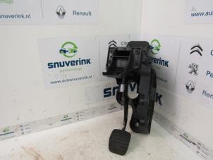Gebruikte Rempedaal Renault Trafic (1FL/2FL/3FL/4FL) 1.6 dCi 125 Twin Turbo Prijs € 90,75 Inclusief btw aangeboden door Snuverink Autodemontage