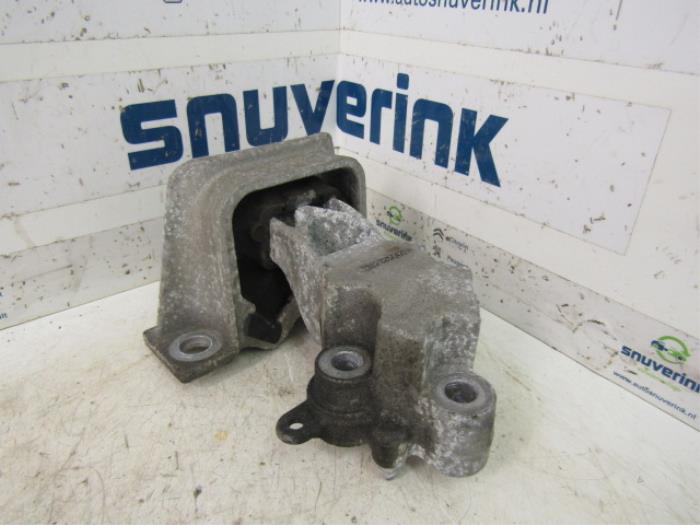 Gebruikte Motorrubber Renault Twingo II (CN) 1.2 16V Prijs € 24,99 Margeregeling aangeboden door Snuverink Autodemontage