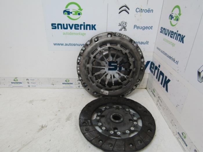 Gebruikte Koppelingsset (compleet) Renault Captur I (2R) 1.5 Energy dCi 110 FAP Prijs € 80,99 Margeregeling aangeboden door Snuverink Autodemontage