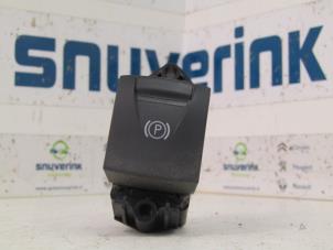 Gebruikte Handrem schakelaar Renault Megane III Berline (BZ) 1.4 16V TCe 130 Prijs € 30,00 Margeregeling aangeboden door Snuverink Autodemontage