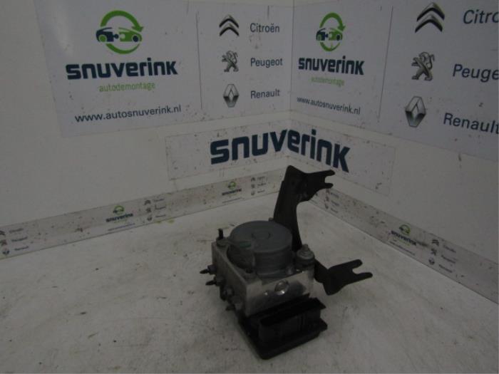 Gebruikte ABS Pomp Renault Clio III (BR/CR) 1.6 16V Prijs € 39,98 Margeregeling aangeboden door Snuverink Autodemontage