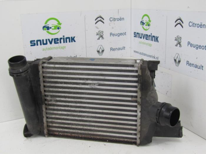 Gebruikte Intercooler Renault Clio IV (5R) 1.5 dCi 75 FAP Prijs € 50,98 Margeregeling aangeboden door Snuverink Autodemontage