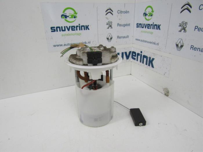 Gebruikte Tank element Pomp Peugeot 207 CC (WB) 1.6 16V Prijs € 45,00 Margeregeling aangeboden door Snuverink Autodemontage