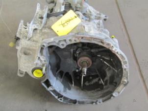 Gebruikte Versnellingsbak Renault Scénic II (JM) 2.0 16V Prijs € 79,98 Margeregeling aangeboden door Snuverink Autodemontage