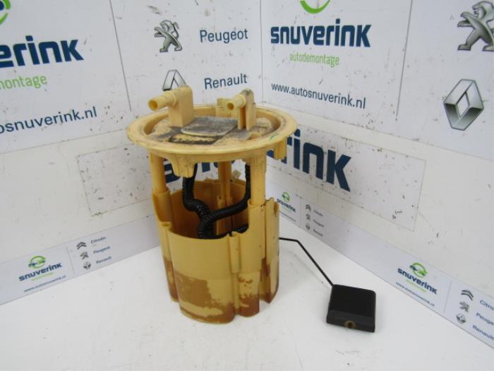 Gebruikte Brandstofpomp Elektrisch Peugeot 206 (2A/C/H/J/S) 1.6 HDi 16V Prijs € 24,99 Margeregeling aangeboden door Snuverink Autodemontage