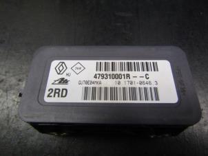 Gebruikte Computer esp Renault Megane III Grandtour (KZ) 1.4 16V TCe 130 Prijs € 55,00 Margeregeling aangeboden door Snuverink Autodemontage