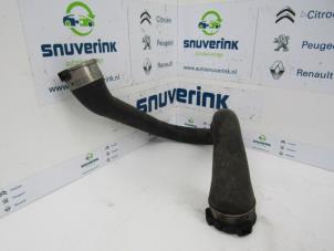 Gebruikte Intercooler Slang Renault Megane III Grandtour (KZ) 1.4 16V TCe 130 Prijs € 40,50 Margeregeling aangeboden door Snuverink Autodemontage