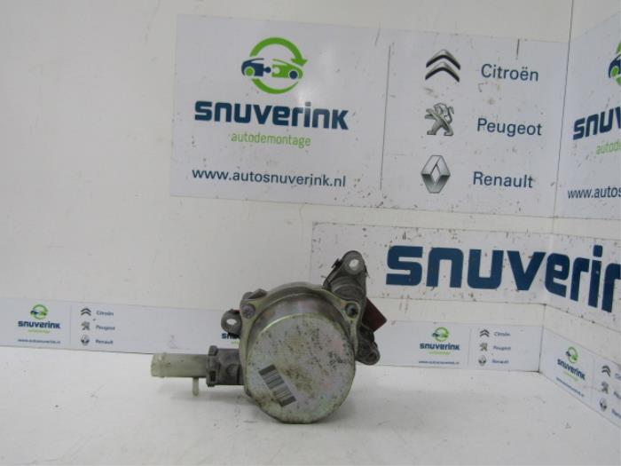 Gebruikte Vacuumpomp Rembekrachtiging Renault Master III (MA/MB/MC/MD/MH/MF/MG/MH) 2.3 dCi 135 16V FWD Prijs op aanvraag aangeboden door Snuverink Autodemontage