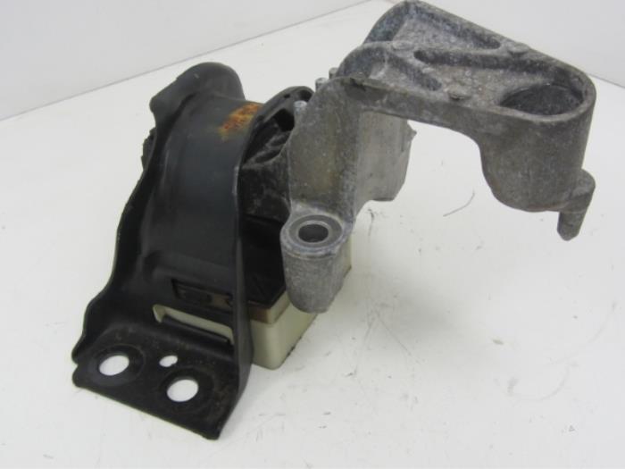 Gebruikte Motorsteun Renault Clio III (BR/CR) 1.5 dCi FAP Prijs € 30,24 Inclusief btw aangeboden door Snuverink Autodemontage