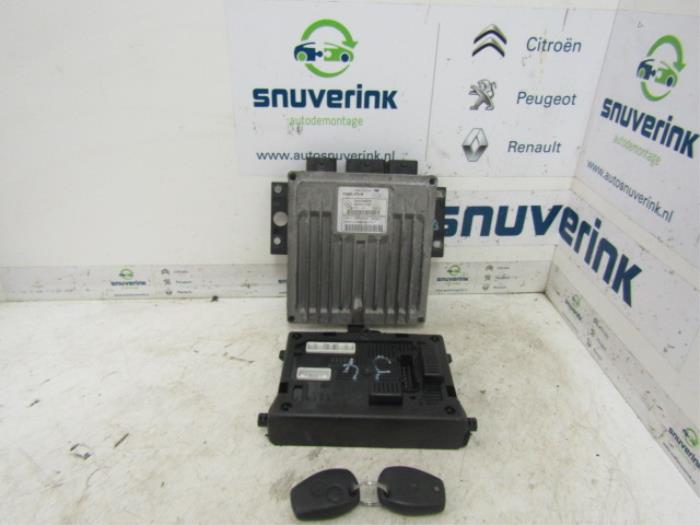 Gebruikte Computer Motormanagement Renault Clio III (BR/CR) 1.5 dCi 85 Prijs € 124,98 Margeregeling aangeboden door Snuverink Autodemontage