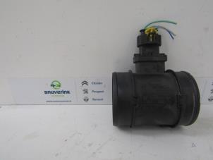 Gebruikte Luchtmassameter Opel Combo 1.6 CDTI 16V ecoFlex Dualogic Prijs € 38,10 Inclusief btw aangeboden door Snuverink Autodemontage