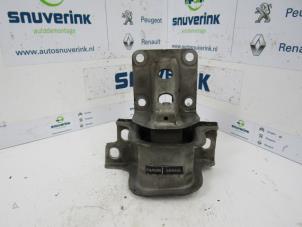 Gebruikte Versnellingsbak Steun Peugeot Boxer (U9) 2.2 HDi 120 Euro 4 Prijs € 30,25 Inclusief btw aangeboden door Snuverink Autodemontage