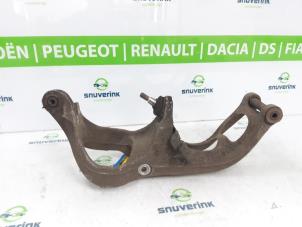 Gebruikte Triangel rechts-voor Peugeot 407 (6D) 1.8 16V Prijs € 50,00 Margeregeling aangeboden door Snuverink Autodemontage
