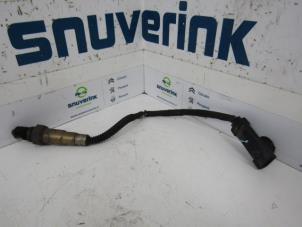 Gebruikte Lambda Sonde Renault Laguna II Grandtour (KG) 2.0 16V Prijs € 10,33 Margeregeling aangeboden door Snuverink Autodemontage