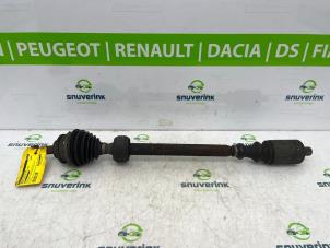Gebruikte Aandrijfas rechts-voor Renault Megane Scénic (JA) 1.6 RT Prijs € 65,00 Margeregeling aangeboden door Snuverink Autodemontage