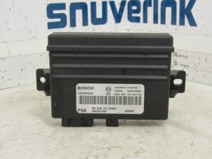 Gebruikte PDC Module Peugeot 308 (4A/C) 1.6 VTI 16V Prijs € 24,98 Margeregeling aangeboden door Snuverink Autodemontage