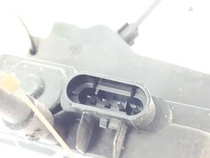 Gebruikte Deurslot Mechaniek 4Deurs rechts-voor Renault Scénic II (JM) 2.0 16V Prijs € 10,33 Margeregeling aangeboden door Snuverink Autodemontage